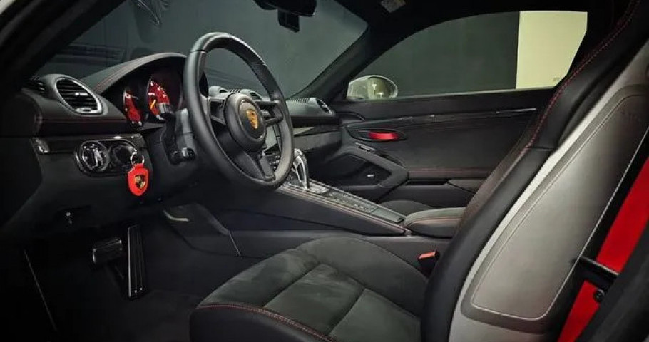 Porsche 718 