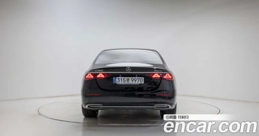 Mercedes-Benz E-Class 