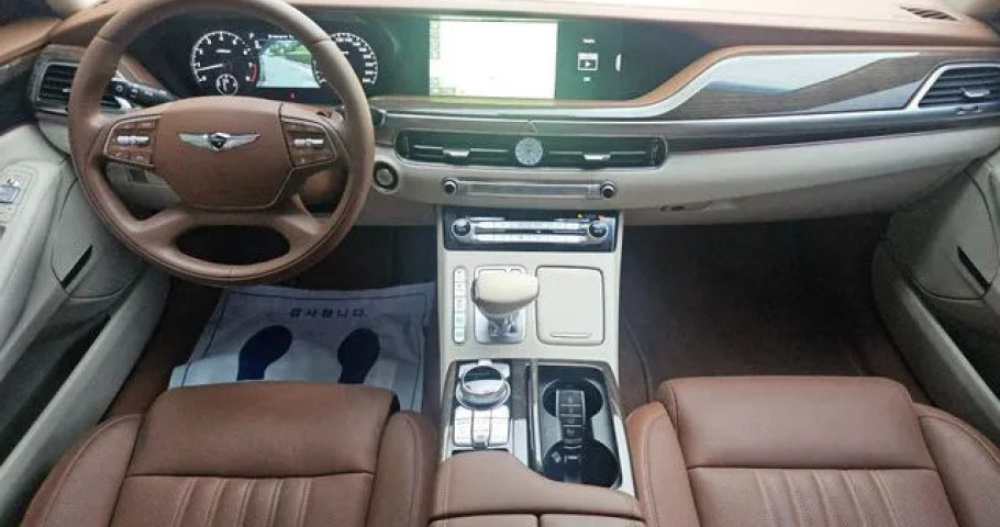 Genesis G90 