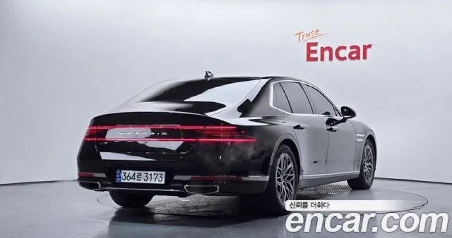 Genesis G90 