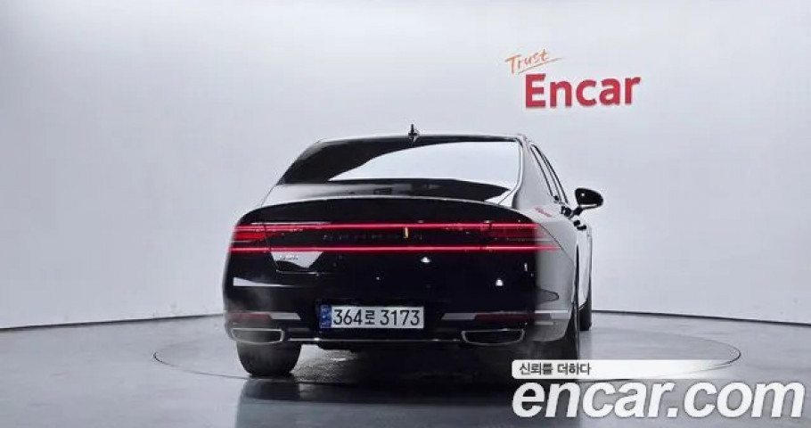 Genesis G90 