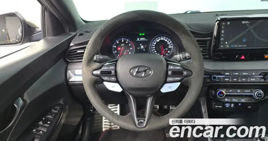 Hyundai Veloster 