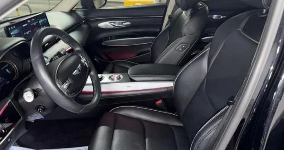 Genesis Gv70 