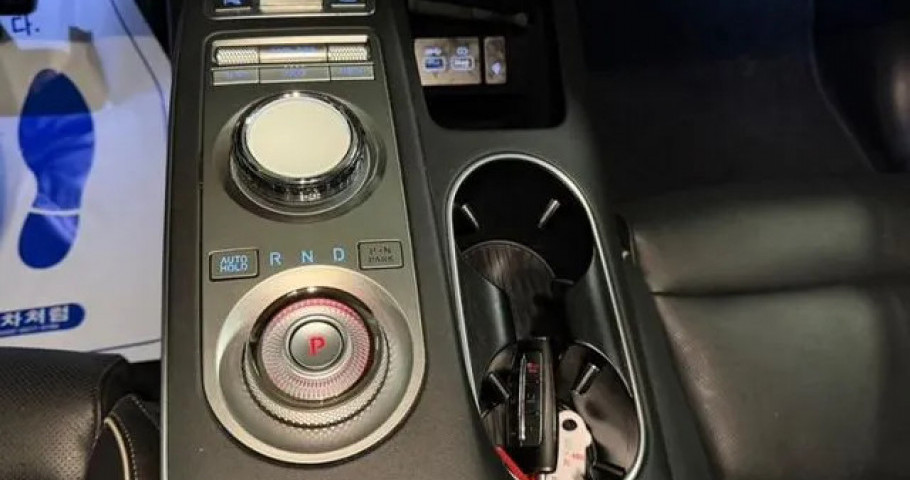 Genesis Gv70 