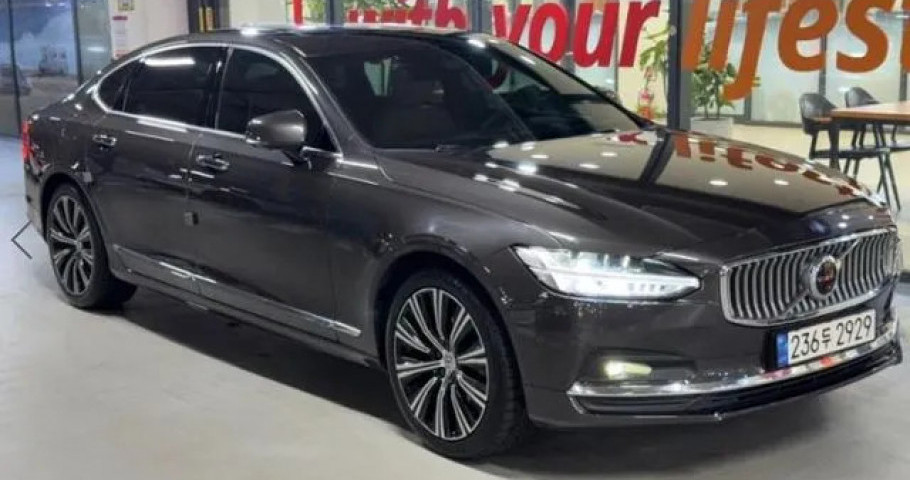 Volvo S90 