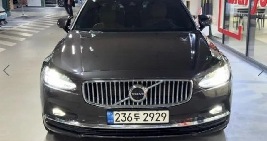 Volvo S90 