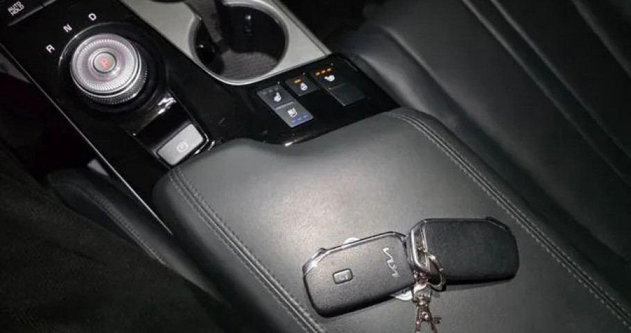 Kia K8 