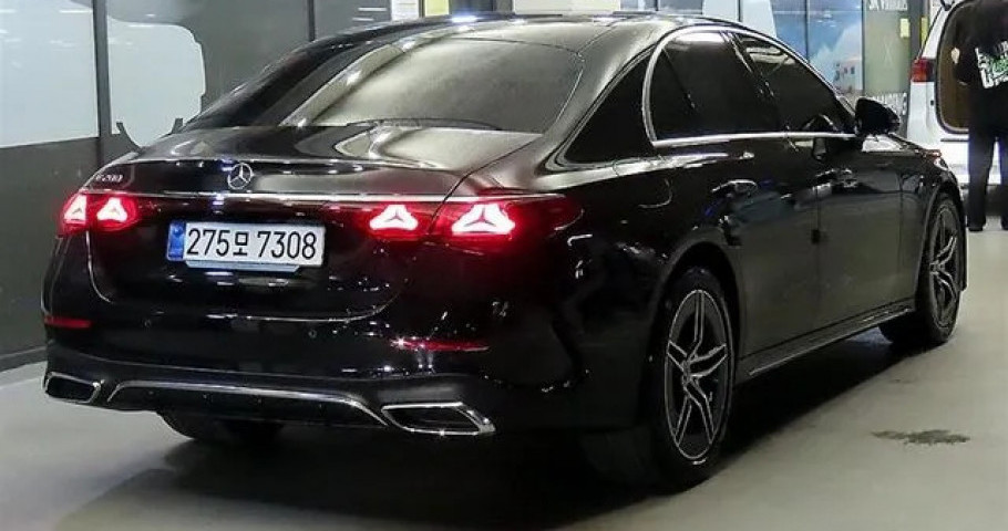 Mercedes-Benz E-Class 