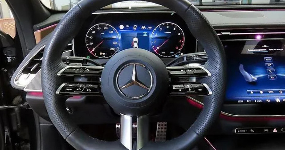 Mercedes-Benz E-Class 