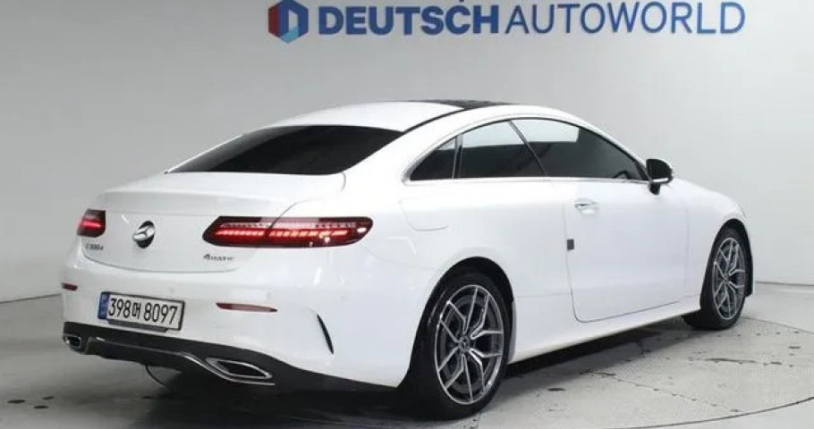 Mercedes-Benz E-Class 