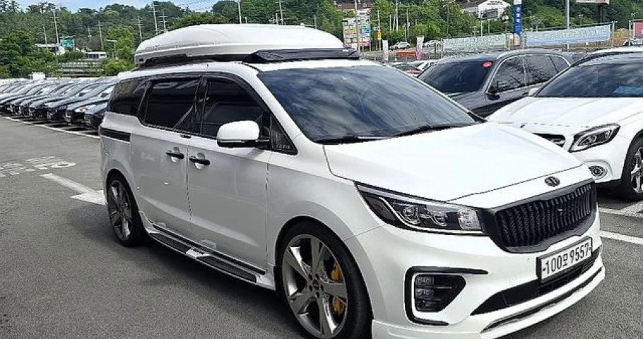 Kia Carnival 
