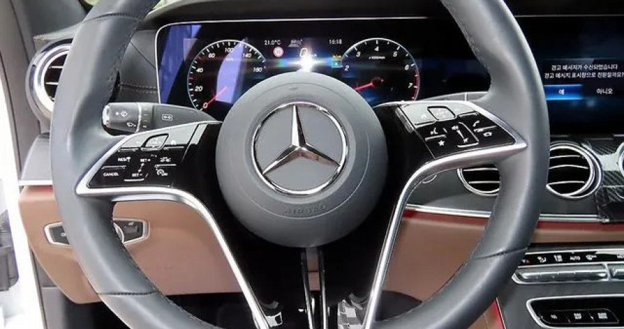 Mercedes-Benz E-Class 