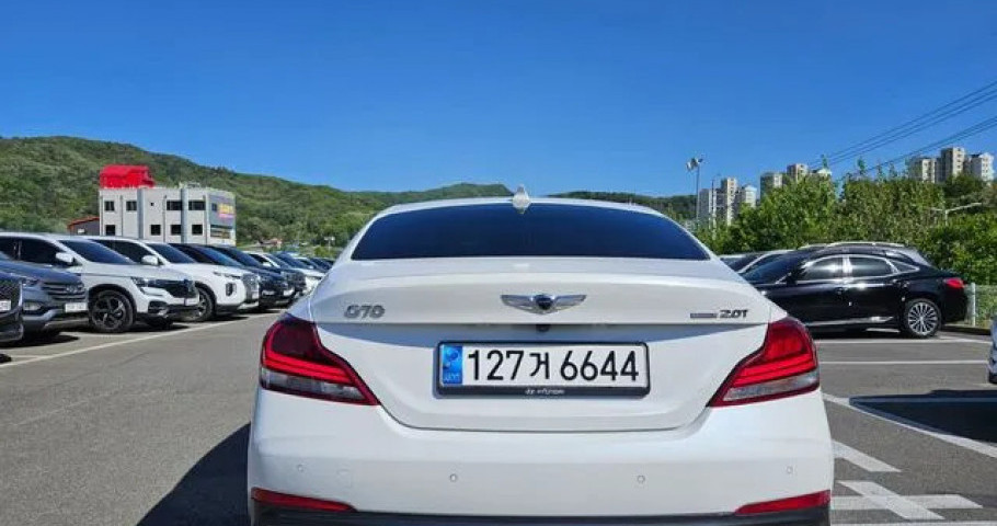 Genesis G70 