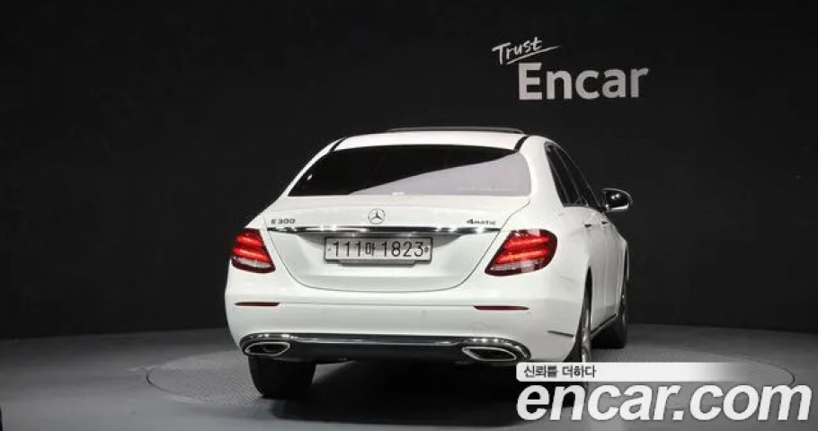 Mercedes-Benz E-Class 