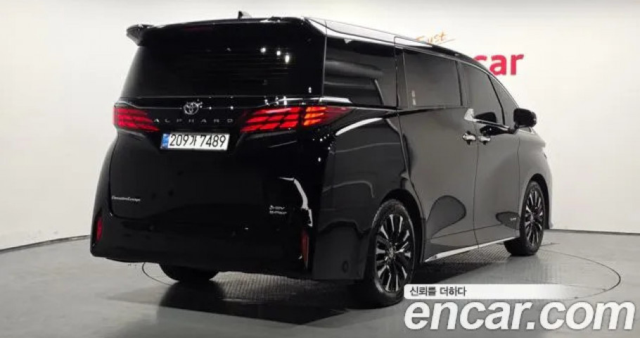 Toyota Alphard 