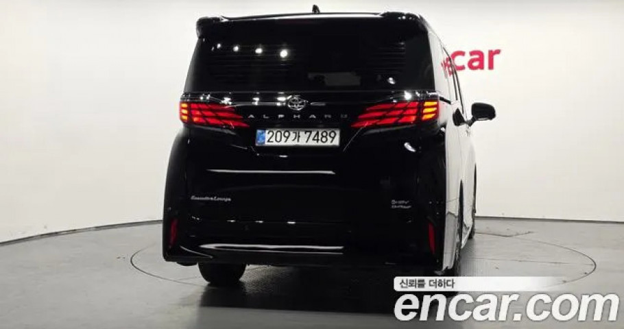 Toyota Alphard 