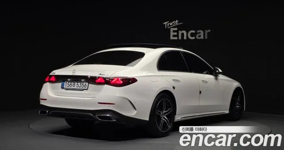 Mercedes-Benz E-Class 