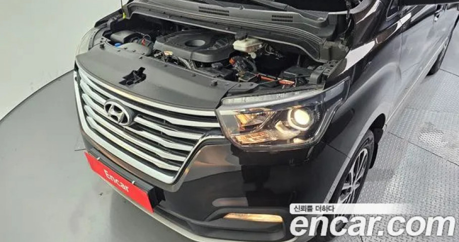 Hyundai Starex 