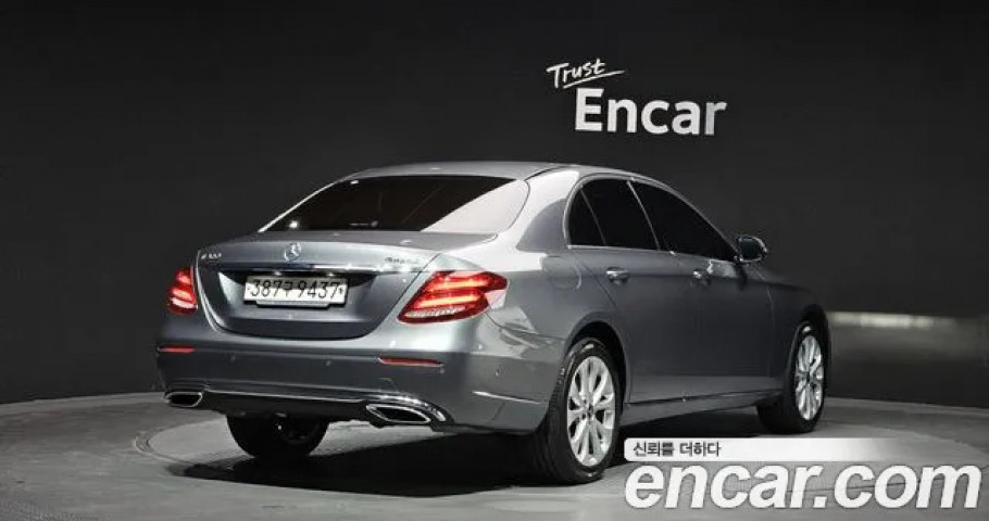 Mercedes-Benz E-Class 