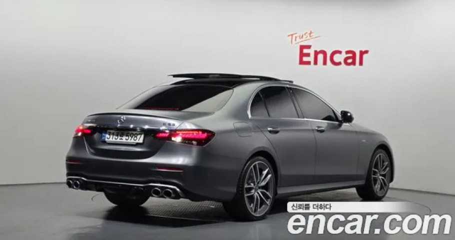 Mercedes-Benz E-Class 