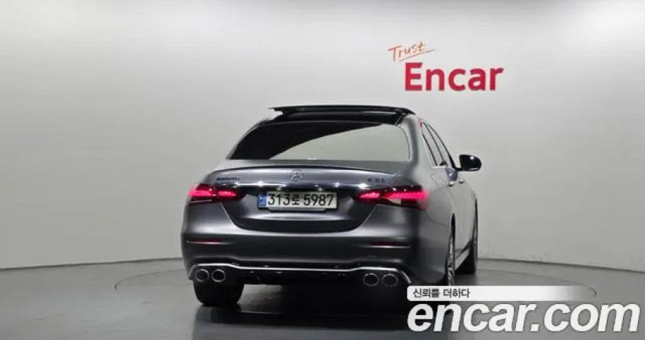 Mercedes-Benz E-Class 