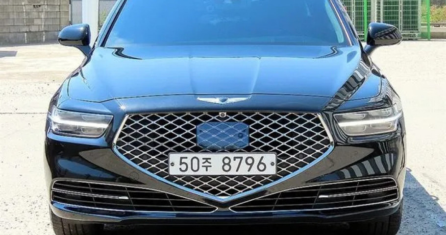 Genesis G90 