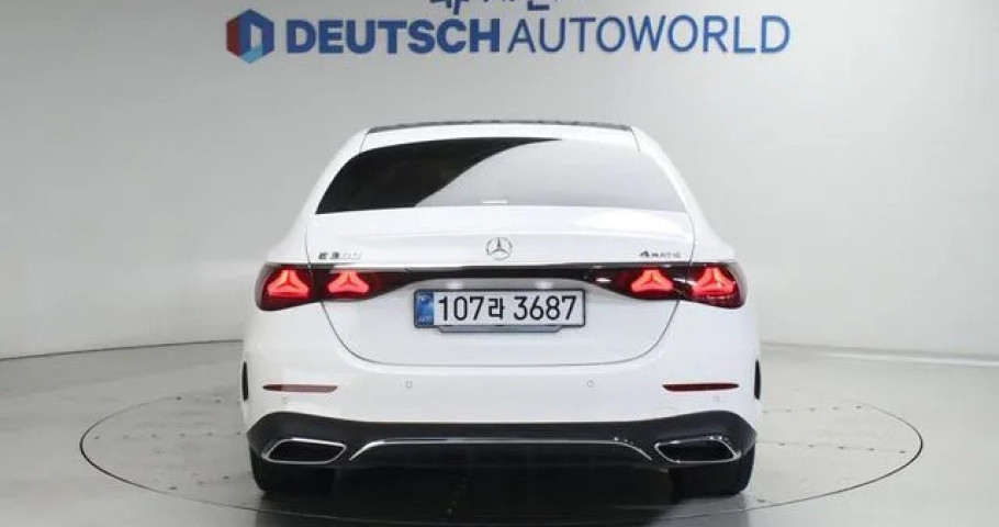 Mercedes-Benz E-Class 