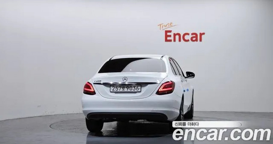 Mercedes-Benz C-Class 