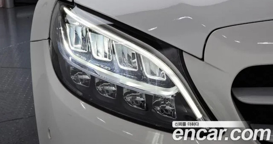 Mercedes-Benz C-Class 