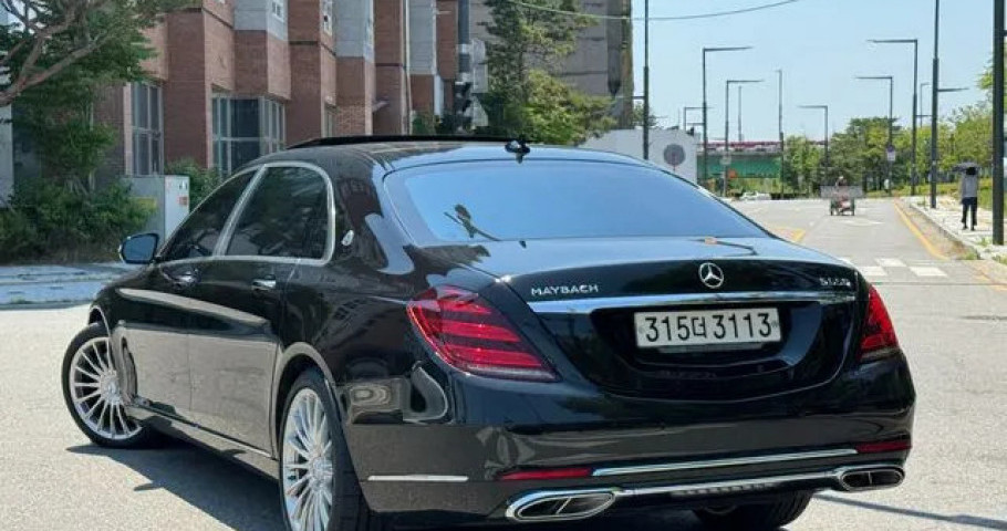 Mercedes-Benz S-Class 
