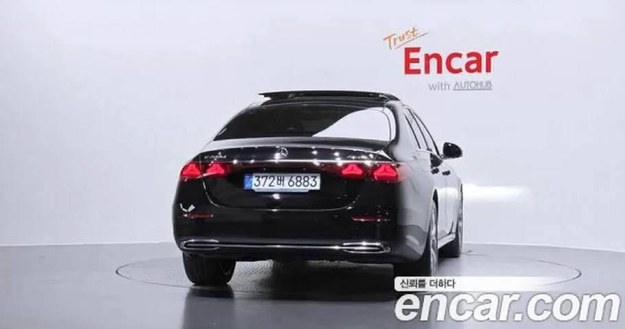 Mercedes-Benz E-Class 