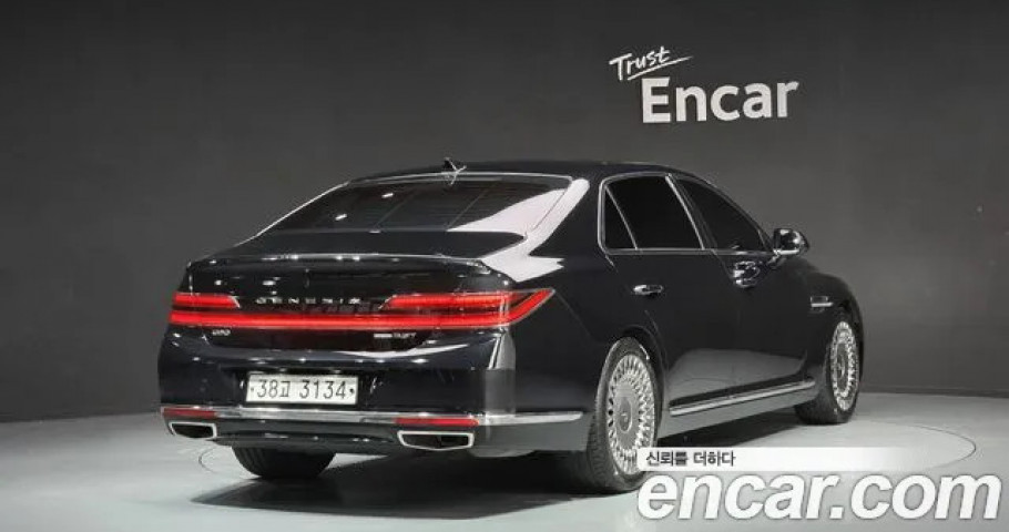 Genesis G90 