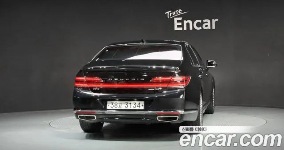 Genesis G90 