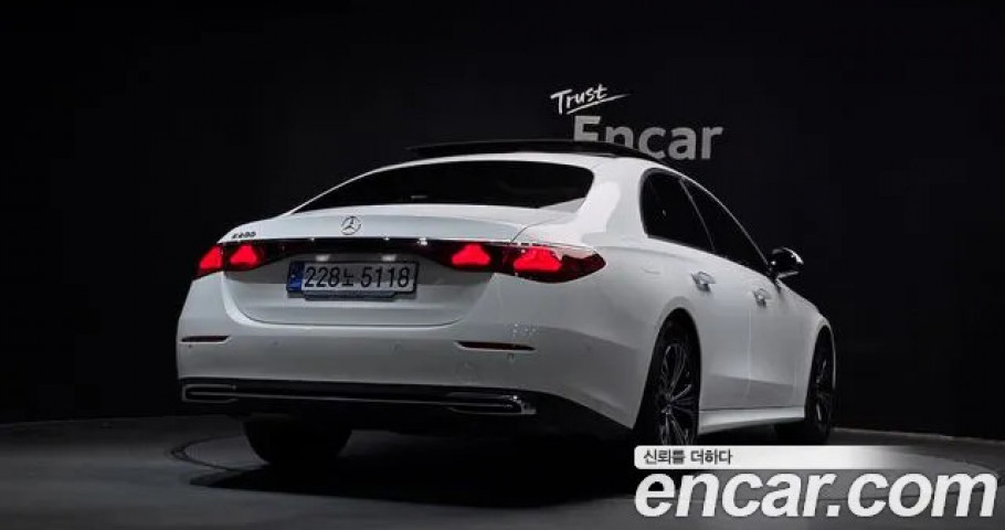 Mercedes-Benz E-Class 