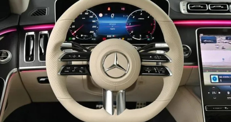 Mercedes-Benz S-Class 