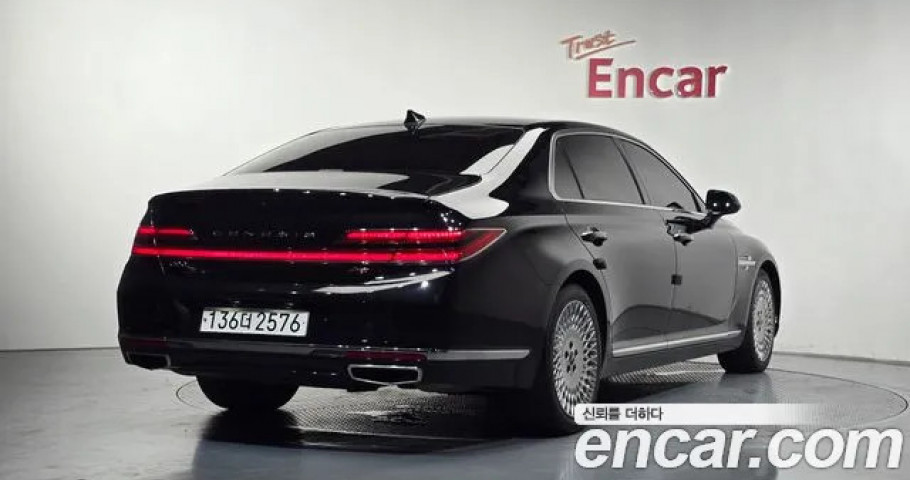 Genesis G90 