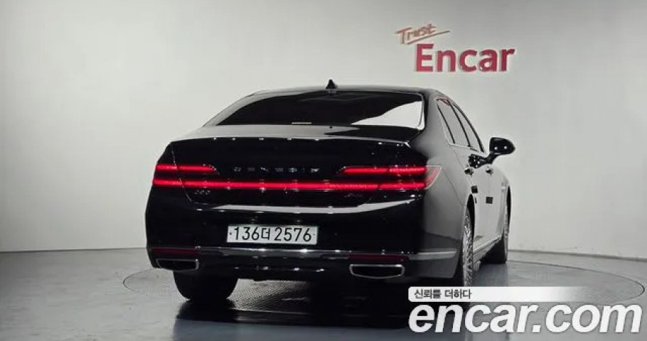 Genesis G90 