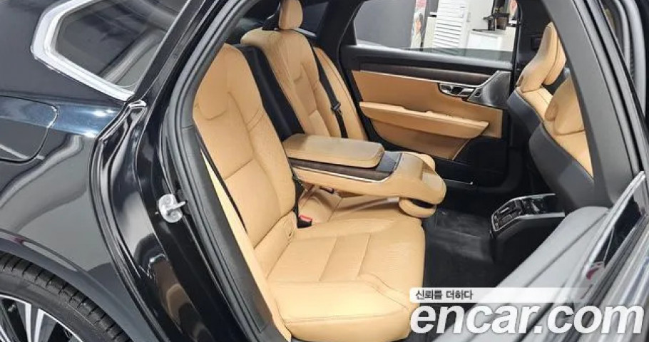 Volvo S90 