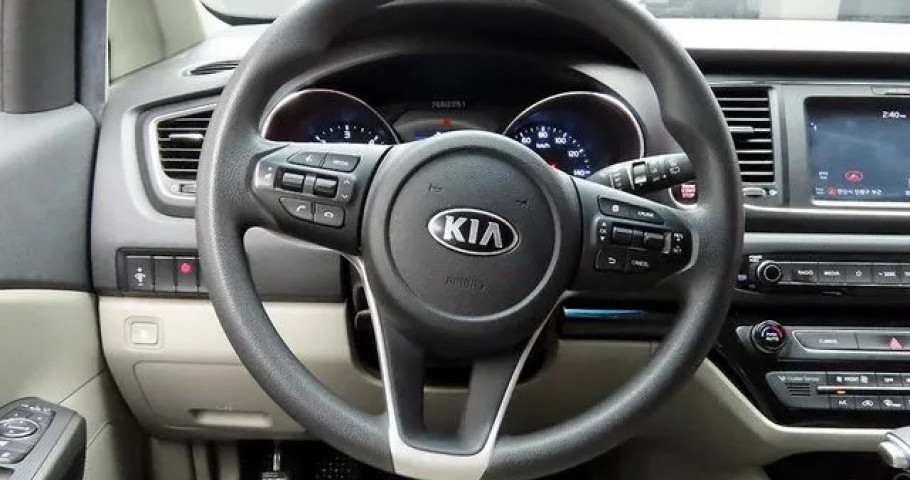 Kia Carnival 