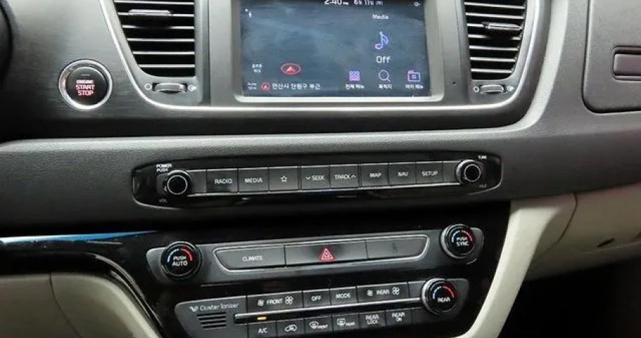 Kia Carnival 