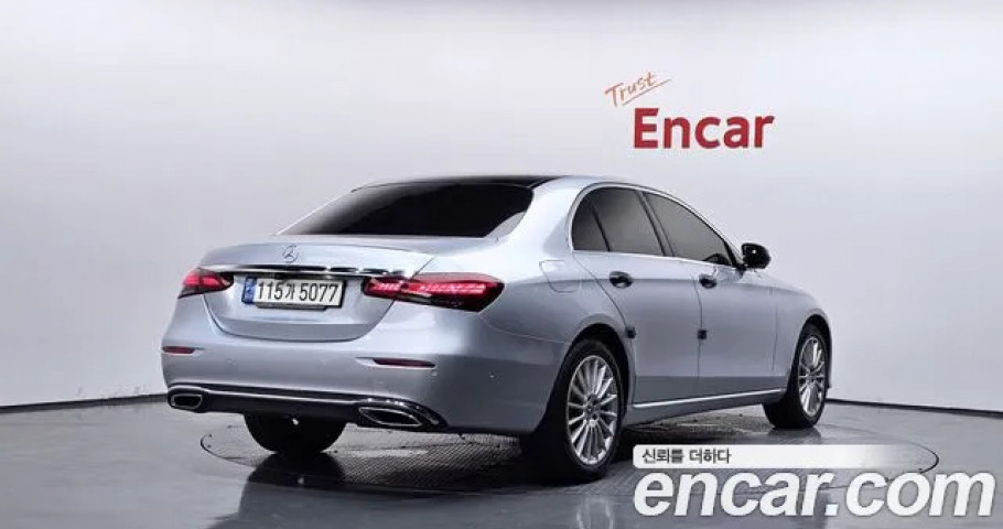 Mercedes-Benz E-Class 