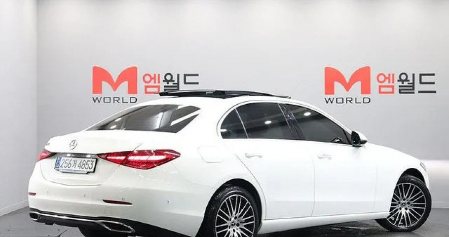 Mercedes-Benz C-Class 