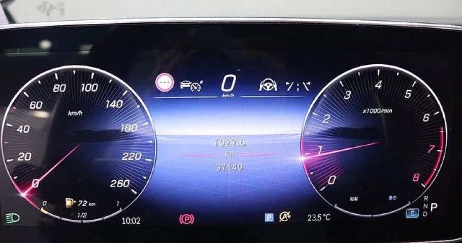 Mercedes-Benz C-Class 