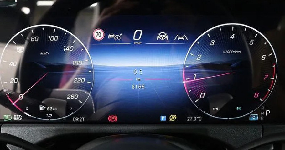 Mercedes-Benz E-Class 