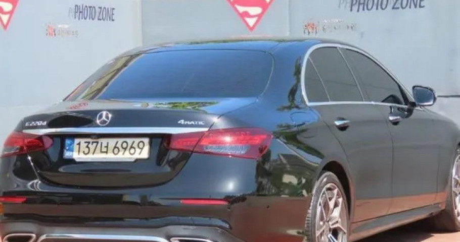 Mercedes-Benz E-Class 