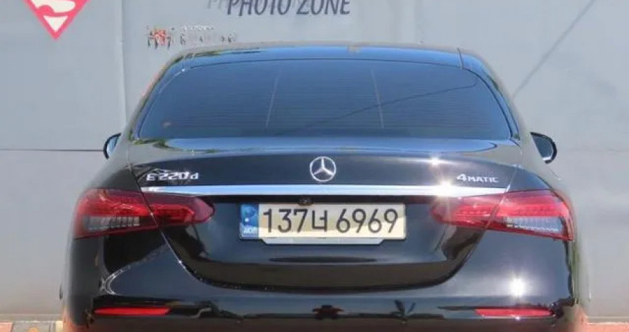 Mercedes-Benz E-Class 