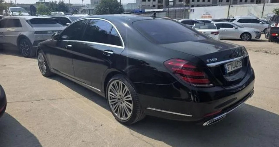 Mercedes-Benz S-Class 