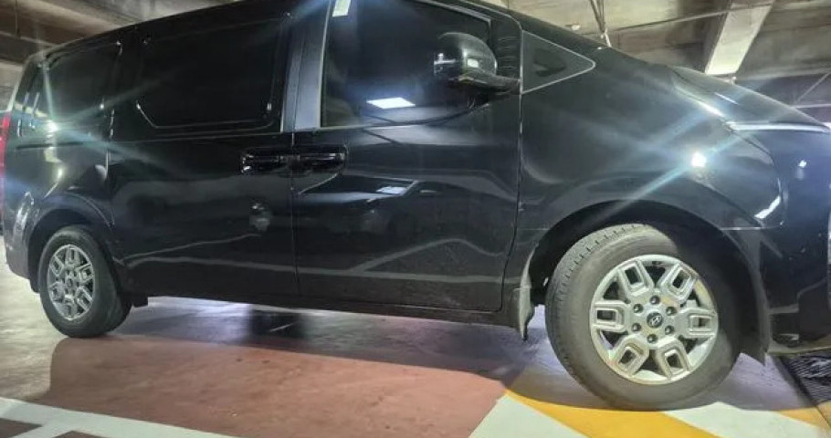 Hyundai Staria 