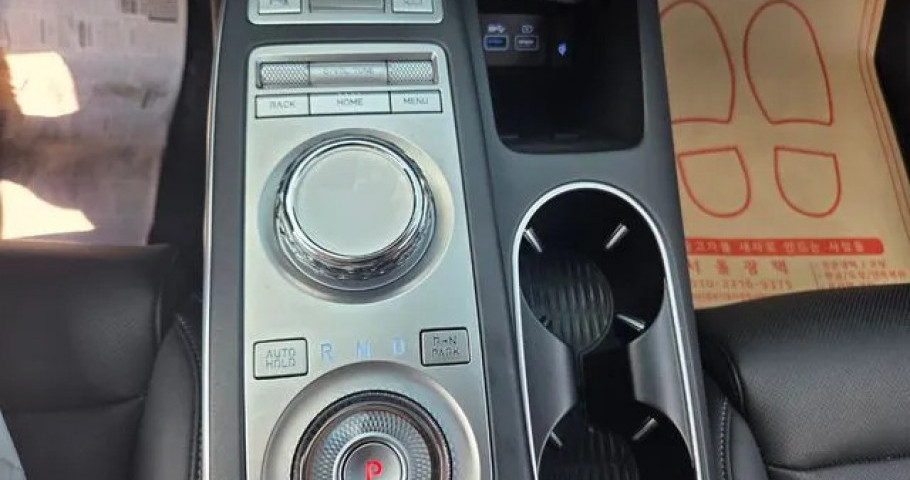 Genesis Gv70 