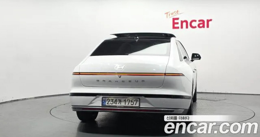 Hyundai Grandeur 
